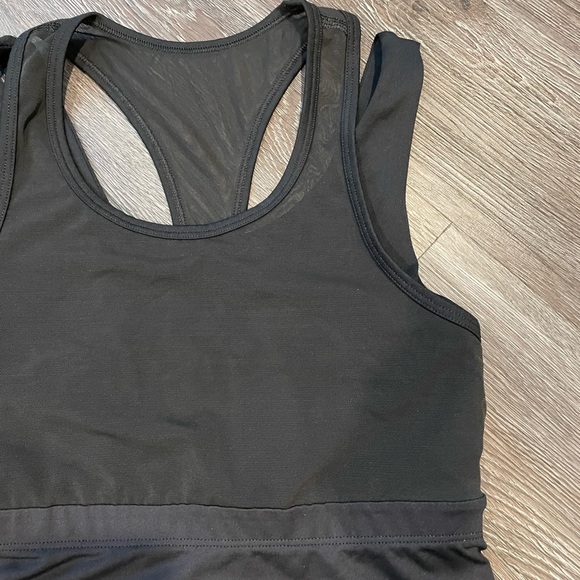 2 for $15 👟 Gap Fit Workout Racerback Tank Top - Picture 2 of 7